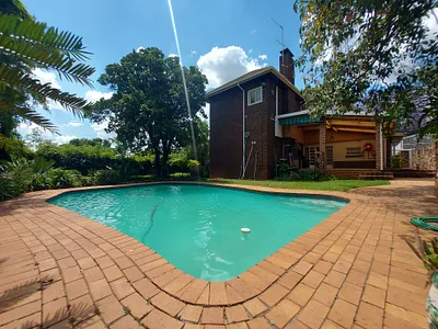7.5 Bedroom House To Rent in Pretoria - x7nA.webp