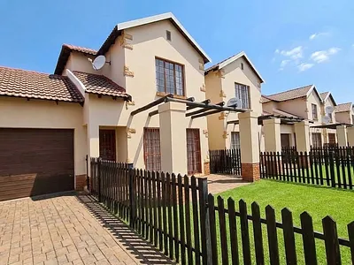 2 Bedroom Townhouse For Sale in Pretoria - img