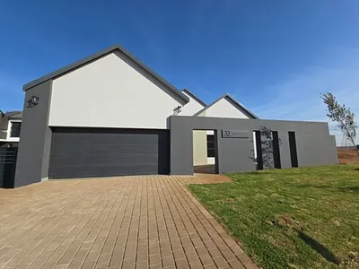 4 Bedroom House For Sale in Centurion - p0RQ.webp