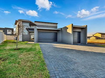5 Bedroom House For Sale in Centurion - EaSh.webp