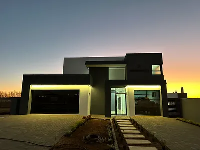 5 Bedroom House For Sale in Centurion - 0s3b.webp