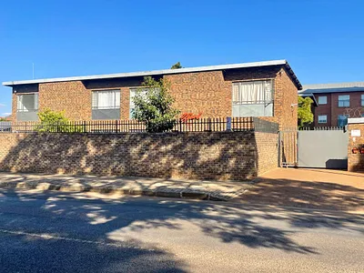 2 Bedroom Apartment For Sale in Pretoria - OYRj.webp