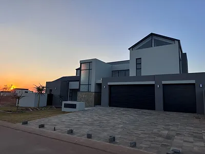 5 Bedroom House For Sale in Centurion - fH5p.webp