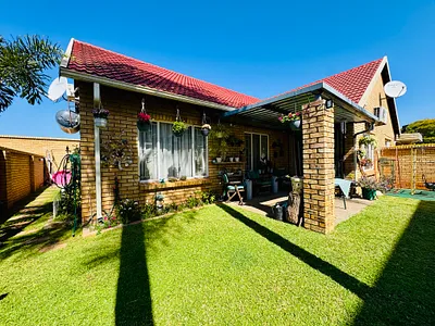 3 Bedroom Townhouse For Sale in Pretoria - 9CN8.webp