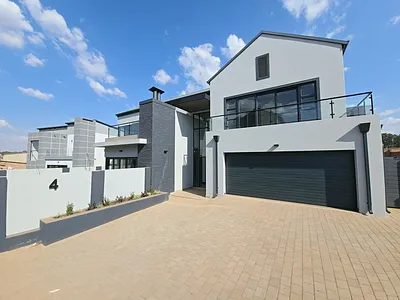 3 Bedroom House For Sale in Centurion - YrEB.webp