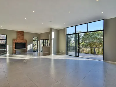 6 Bedroom House For Sale in Centurion - BdYr.webp