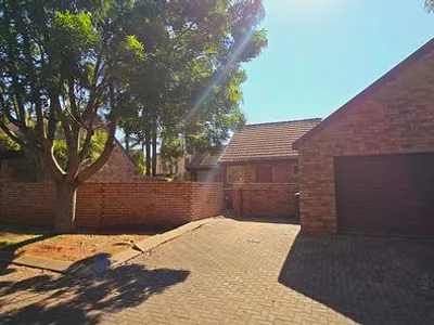 2 Bedroom Townhouse For Sale in Pretoria - sPV0.webp
