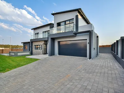 4 Bedroom House For Sale in Centurion - z2mx.webp
