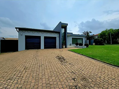 4 Bedroom House For Sale in Centurion - Hk9w.webp