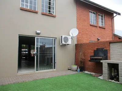 2 Bedroom Townhouse For Sale in Pretoria - Adgf.webp
