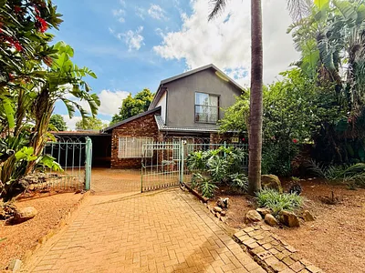 3 Bedroom House For Sale in Akasia - BQzy.webp