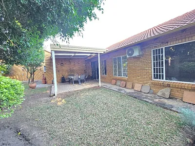 3 Bedroom Townhouse For Sale in Pretoria - RMhp.webp