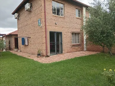 2 Bedroom Townhouse For Sale in Pretoria - b92I.webp