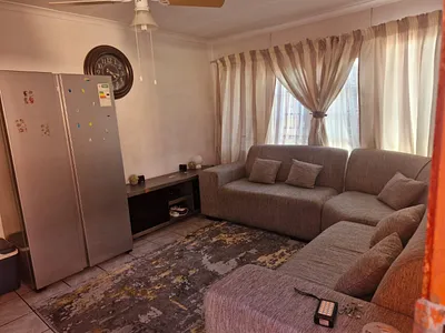 2 Bedroom House For Sale in Akasia - FsLb.webp