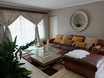 3 Bedroom Townhouse For Sale in Pretoria - NM7j.webp