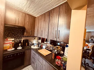 3 Bedroom Apartment For Sale in Pretoria - Pzgo.webp