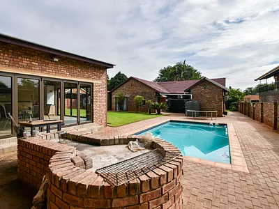 4 Bedroom House For Sale in Pretoria - L75w.webp