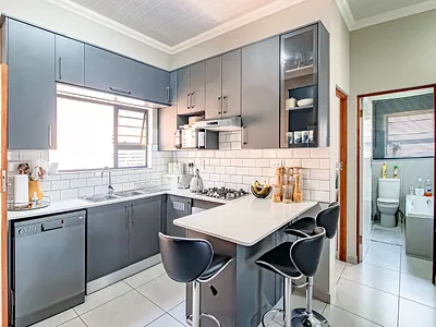 2 Bedroom Townhouse For Sale in Pretoria - 38SV.webp