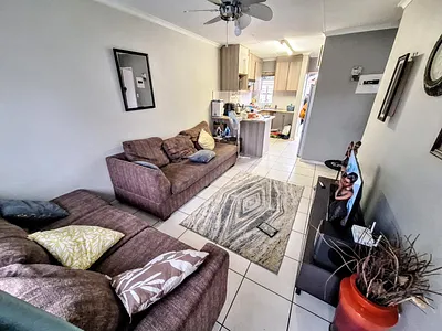 2 Bedroom Townhouse For Sale in Akasia - hjuT.webp