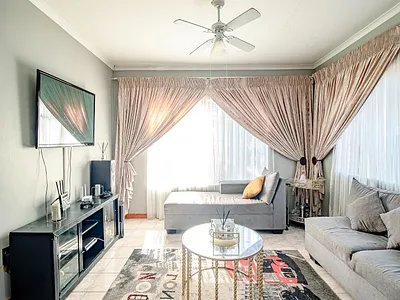 4 Bedroom Townhouse For Sale in Pretoria - nSn7.webp