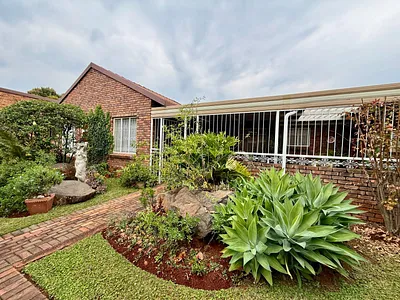 2 Bedroom Townhouse For Sale in Akasia - 35aJ.webp
