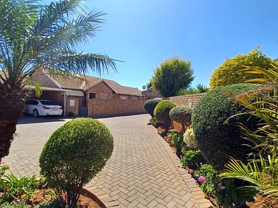 2 Bedroom Townhouse For Sale in Pretoria - NVxr.webp