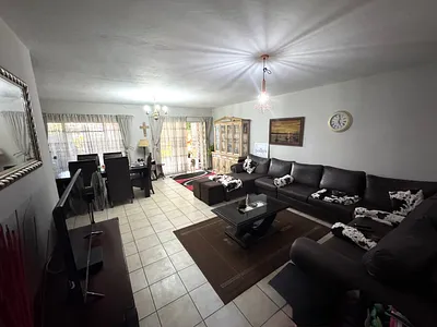 3 Bedroom Townhouse For Sale in Pretoria - JXz9.webp