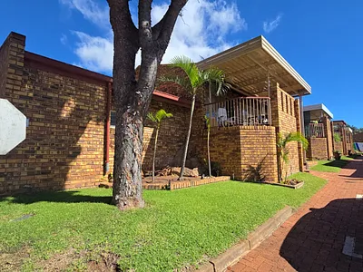 2 Bedroom Townhouse For Sale in Akasia - v48p.webp