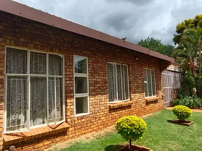 3 Bedroom Townhouse For Sale in Akasia - i811.webp