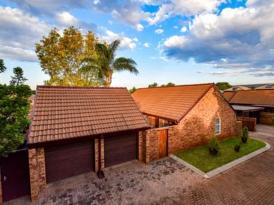 3 Bedroom Townhouse For Sale in Pretoria - DsEJ.webp
