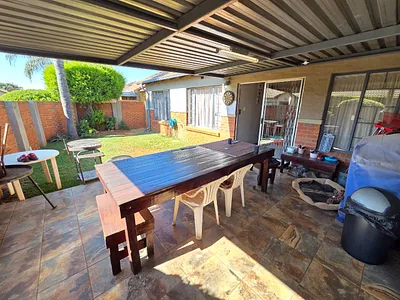 2 Bedroom Townhouse For Sale in Pretoria - img