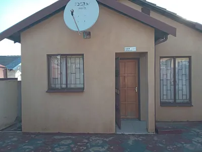 2 Bedroom House For Sale in Soshanguve - img