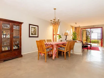 3 Bedroom Townhouse For Sale in Johannesburg - img
