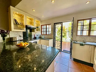 2 Bedroom House For Sale in Johannesburg - img