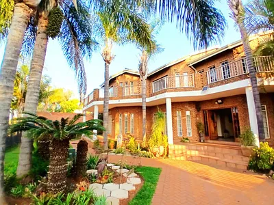 6 Bedroom House For Sale in Akasia - MNp9.webp