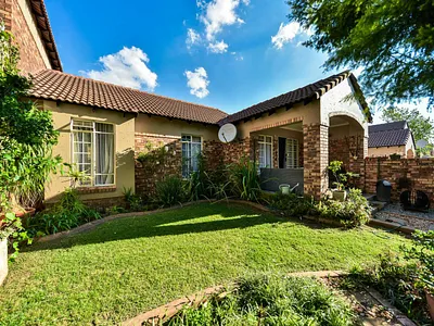 3 Bedroom Townhouse For Sale in Pretoria - img