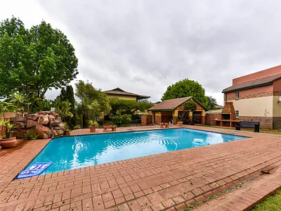 2 Bedroom Townhouse For Sale in Pretoria - ySBA.webp