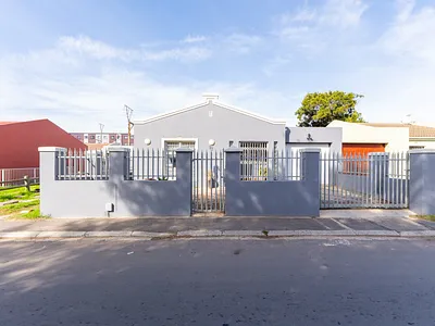 2 Bedroom House For Sale in Townsend Estate, Goodwood - hHfr.webp