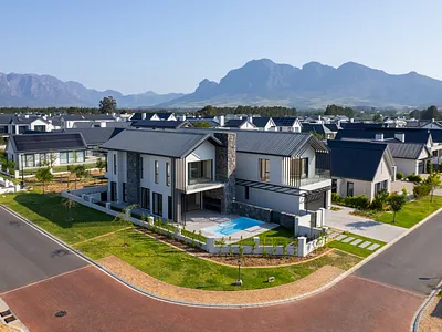 4 Bedroom House To Rent in Paarl - img