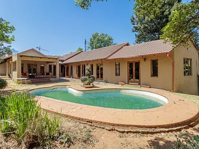 6 Bedroom House For Sale in Johannesburg - 2oK9.webp
