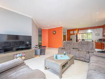 3 Bedroom Townhouse For Sale in Pretoria - VYpY.webp