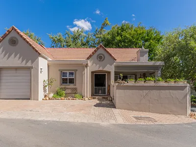 3 Bedroom House For Sale in Paarl - n3jO.webp