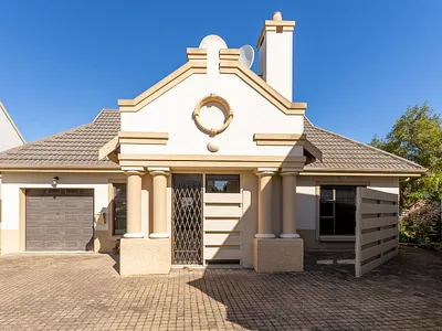 2 Bedroom Townhouse For Sale in George - Dk5E.webp