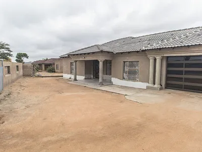 3 Bedroom House For Sale in Polokwane - ulzR.webp