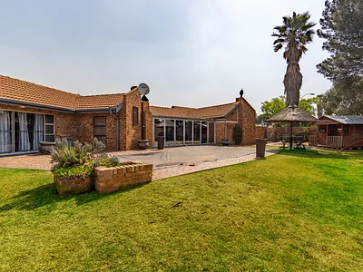 4 Bedroom House For Sale in Boksburg - 9Eqj.webp