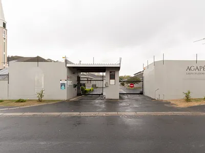 3 Bedroom Townhouse For Sale in Stellenbosch - cDbk.webp
