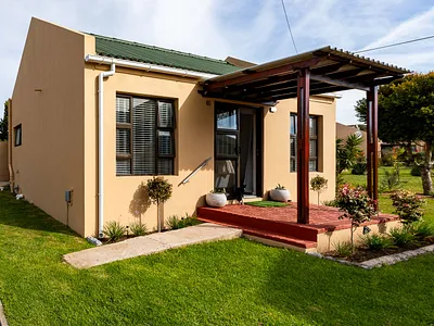 2 Bedroom Townhouse For Sale in Stilbaai West, Stilbaai - uoxX.webp