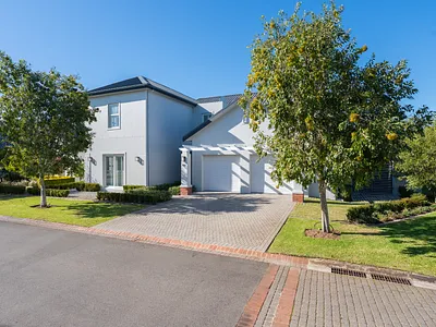 4 Bedroom House To Rent in Paarl - img