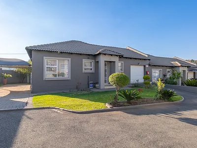 2 Bedroom Townhouse For Sale in Krugersdorp - zdk0.webp