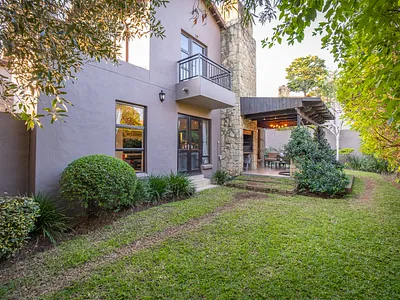 3 Bedroom House For Sale in Sandton - oIPc.webp